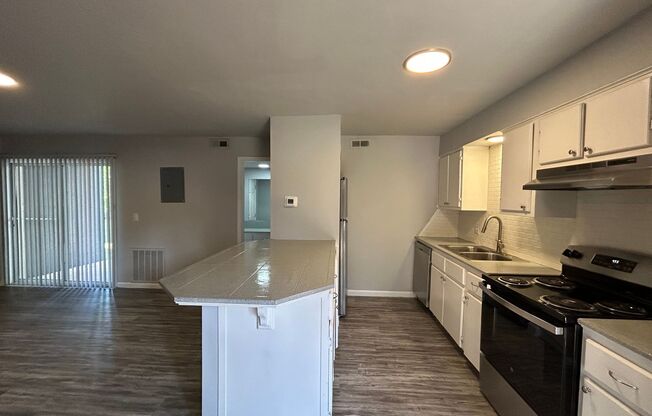 Studio, 1 bath, 492 sqft, $765, Unit 141