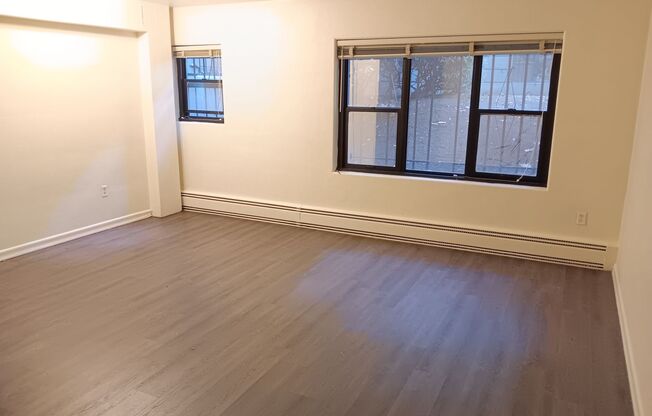 Bay Ridge Court (Cobblestone Court)