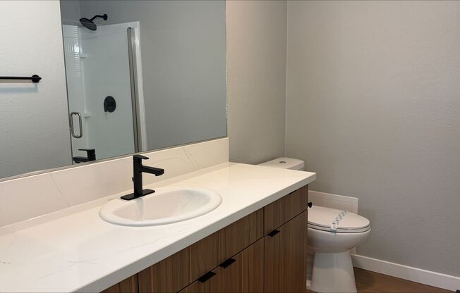 3 beds, 2 baths, 1,125 sqft, $3,350, Unit 82