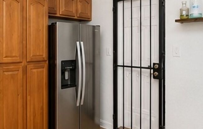 2 Bedroom Duplex & Studio for Rent