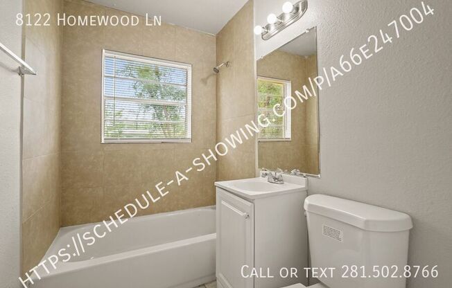 8122 HOMEWOOD LN