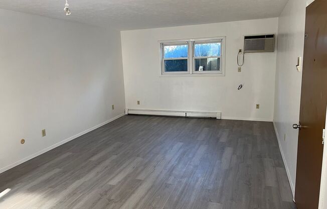 2 beds, 1 bath, 725 sqft, $850, Unit 5008 - 201