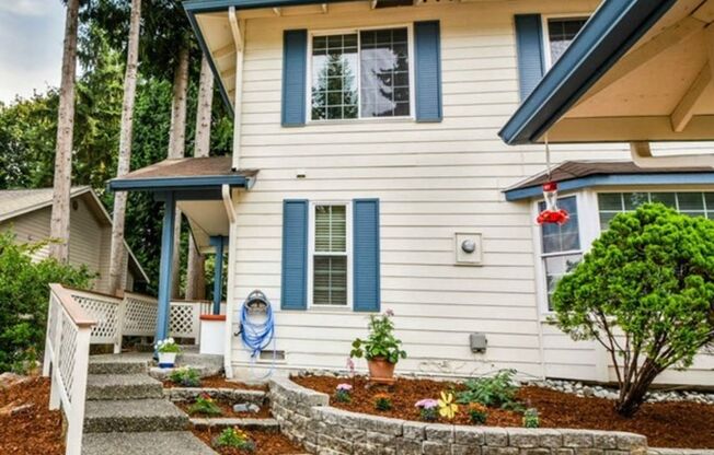 Exquisite Home with 3 Bed and 2.5 Bath in Redmond!!