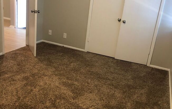 1 bed, 1 bath, 650 sqft, $750, Unit R137