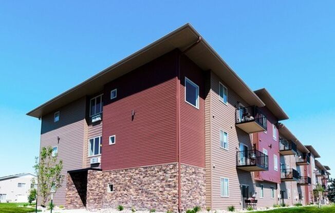 Studio, 1 bath, 594 sqft, $985, Unit 302