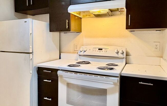 1 Bed / 1 Bath Bellevue condo $1,995/month
