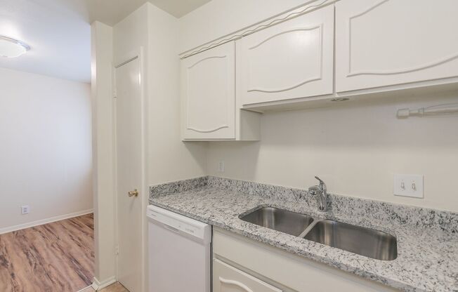 1 bed, 1 bath, $1,095, Unit # 11