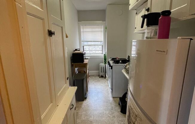 1 bed, 1 bath, $995, Unit 45