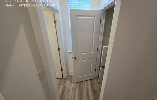 70 BLACKTHORN LN