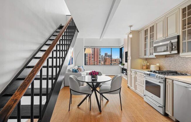 1 bed, 1.5 baths, 870 sqft, $6,000, Unit 2103