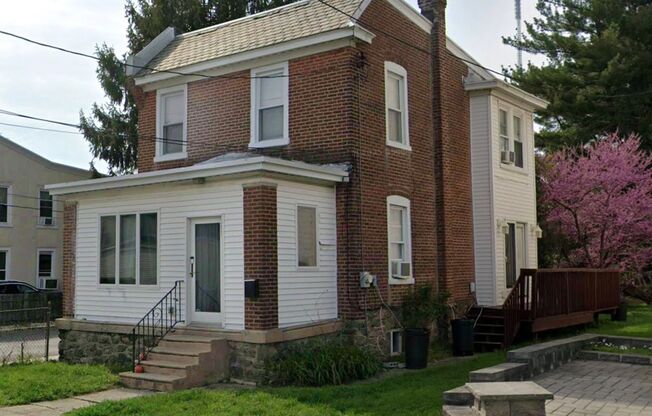 Stunning 3-Bedroom Townhome in the Heart of Manayunk! Available NOW!