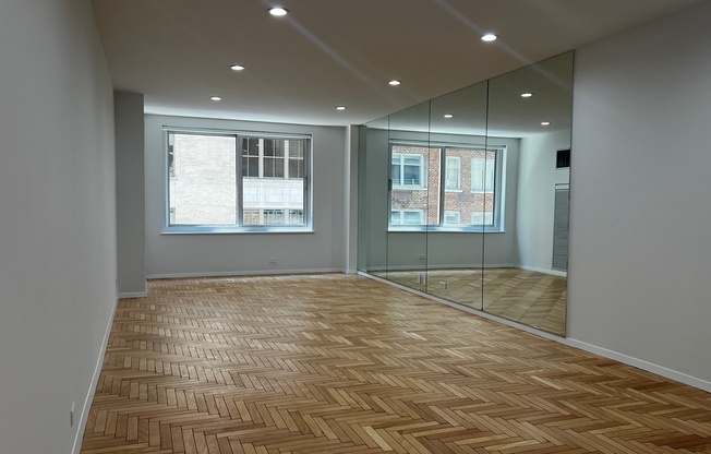 Studio, 1 bath, 636 sqft, $4,600, Unit 5O