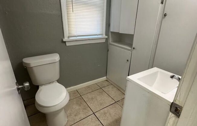 2 beds, 1 bath, $695