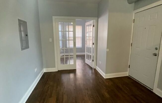 2 beds, 1 bath, $1,860, Unit 6435-2A