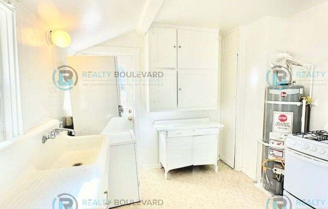 1 bed, 1 bath, 650 sqft, $1,370