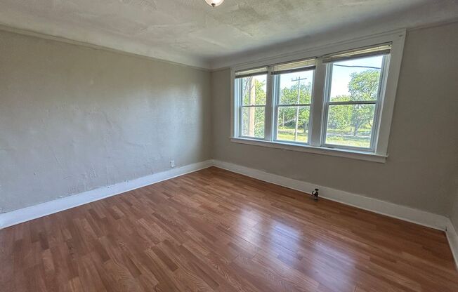 Updated 1 Bed 1 Bath near Midtown
