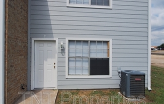 1906 Barak Ln