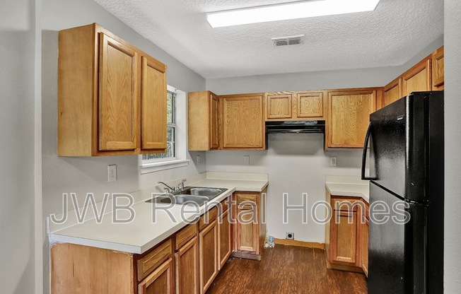1518 27 ST W