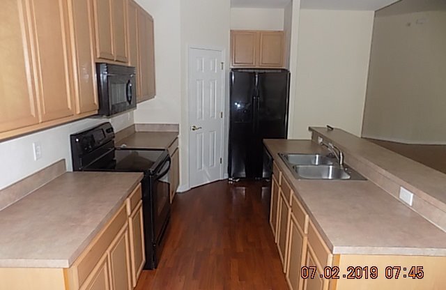 3 beds, 2 baths, $2,250