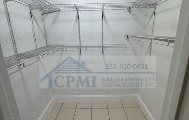 2 beds, 1 bath, 827 sqft, $1,825, Unit 653