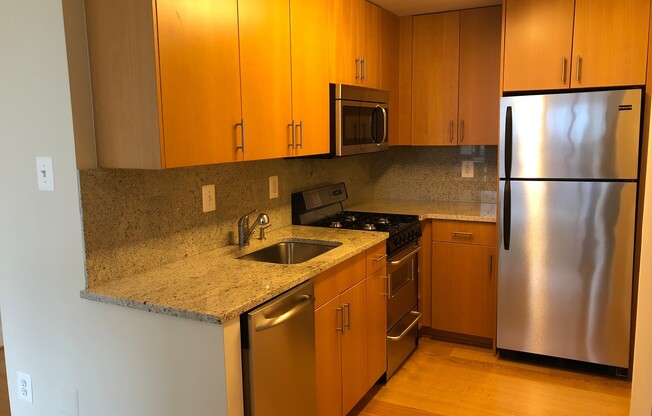 Studio, 1 bath, 440 sqft, $2,400, Unit 0720