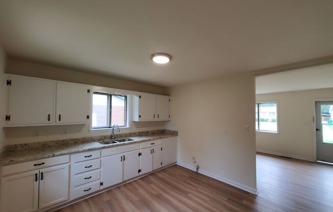 3 beds, 1 bath, $1,400