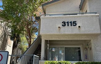 Great 2 bedroom 2 bathroom upstairs condo!