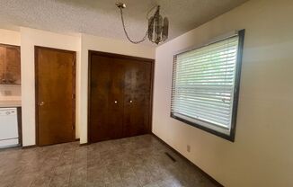 3 beds, 2 baths, $1,250