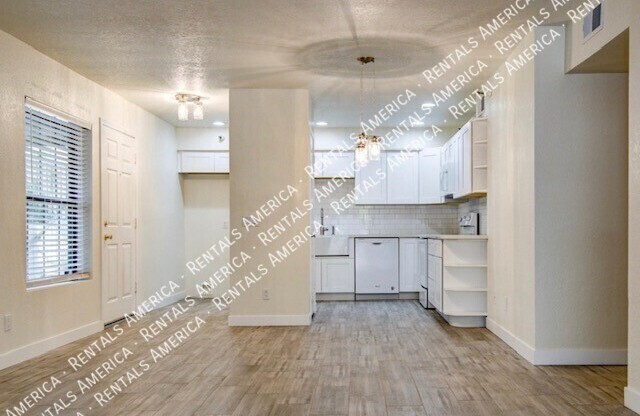 8020 E THOMAS RD