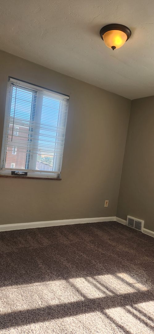 2 beds, 1 bath, 800 sqft, $1,210, Unit 1694 Parkline Dr