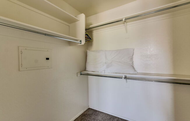 2 beds, 2 baths, 1,403 sqft, $2,000, Unit 2063