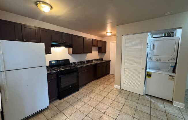 1 bed, 1 bath, $1,000, Unit 4850 #G1