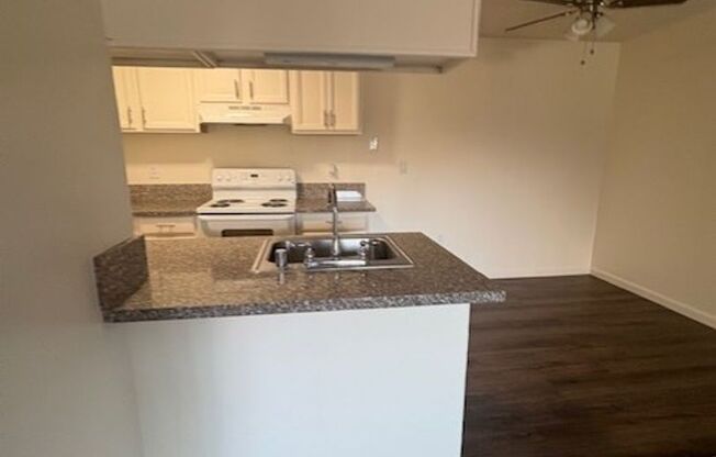 2 beds, 1 bath, 790 sqft, $1,650, Unit 08