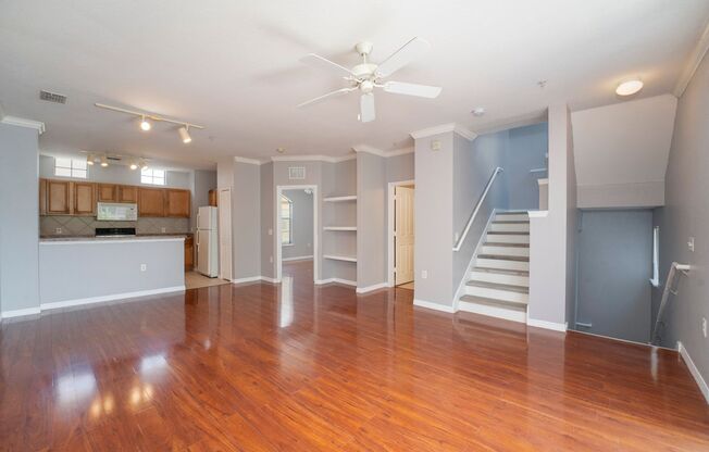 Nice 3/2.5 Townhouse with 2-Car Garage in Serenata of Metrowest (Gated)