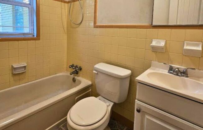 3-bedroom, 1-bathroom house is now available for rent!
