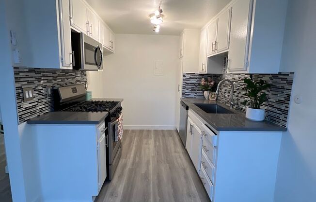 2 beds, 1 bath, 1,100 sqft, $2,575, Unit 241-41