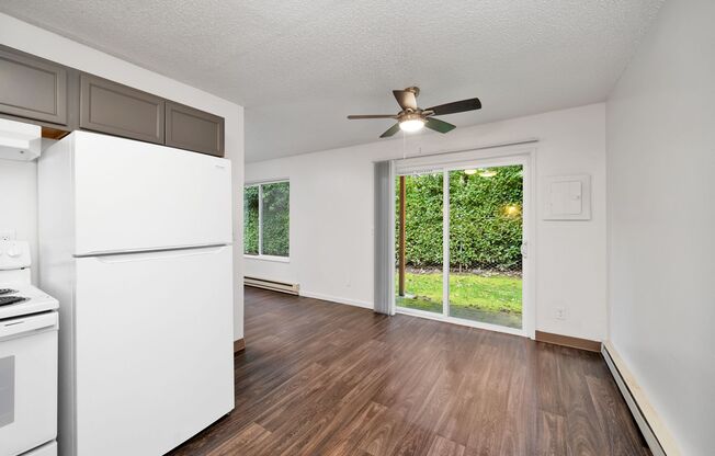 2 beds, 1 bath, $1,495, Unit 6013