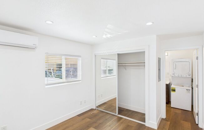 4018 Alabama Street - 2 Bedroom x 1bath - **** 1 month free with 14-month lease.