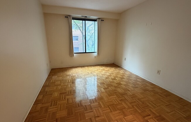 2 beds, 2 baths, 900 sqft, $3,300, Unit 3E