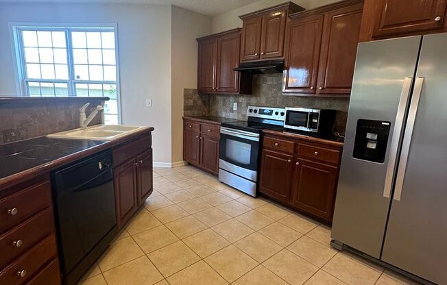 4 bedroom 2 and 1 half bath 2 story home in Flat Shoals Manor