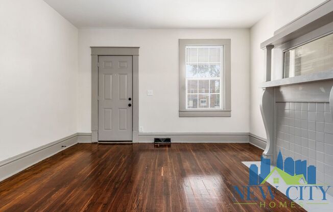 2 beds, 1 bath, 1,193 sqft, $1,324, Unit 1303 W. Broad St. (Rear)