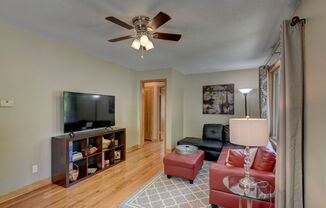 2 beds, 1 bath, $1,550