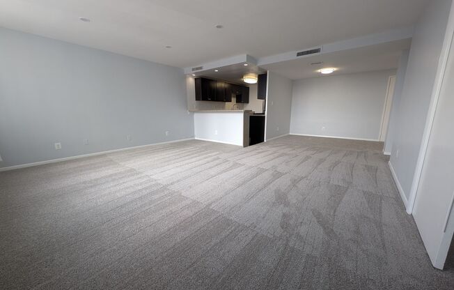 2 beds, 1 bath, $2,200, Unit 622