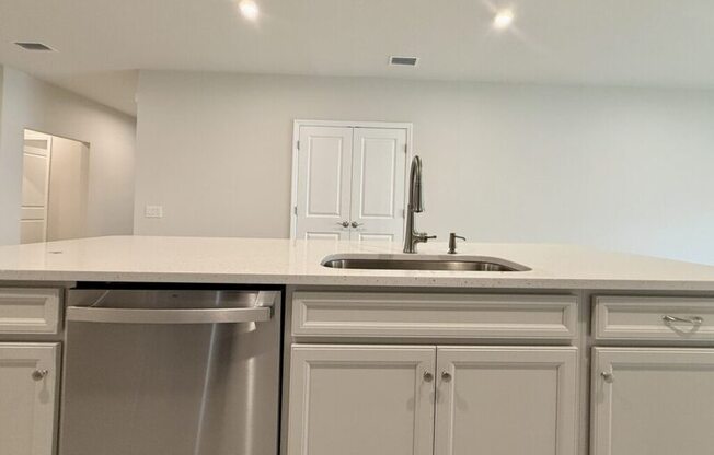 499 VOLTAIRE DR
