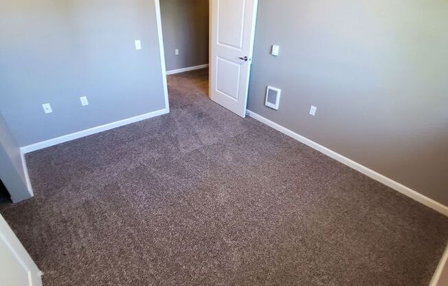 3 beds, 2 baths, 1,127 sqft, $1,790, Unit 211