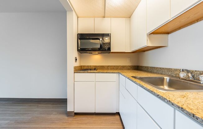 1 bed, 1 bath, 575 sqft, $1,945, Unit 303
