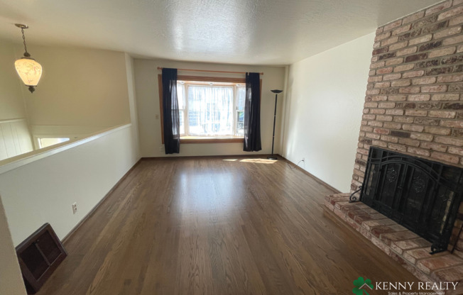 3 beds, 2 baths, $4,895