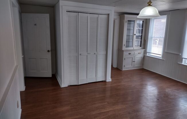 3 beds, 1 bath, $1,350