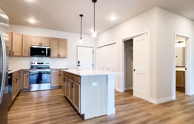 2 beds, 2 baths, 1,003 sqft, $2,400, Unit SC 1408-214