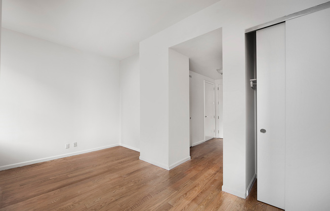 Studio, 1 bath, 332 sqft, $2,900, Unit 6I